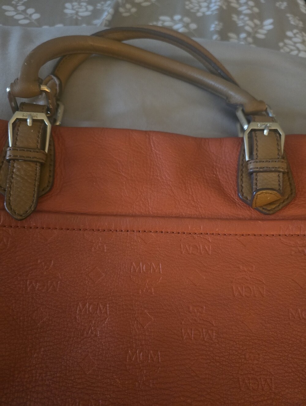 MCM EUC Orange Leather Women's Bag - Picture 11 of 14